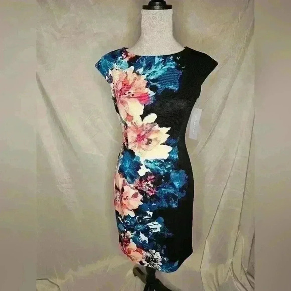 London Times Dresses & Skirts - NWT London Times bodycon dress floral size 4